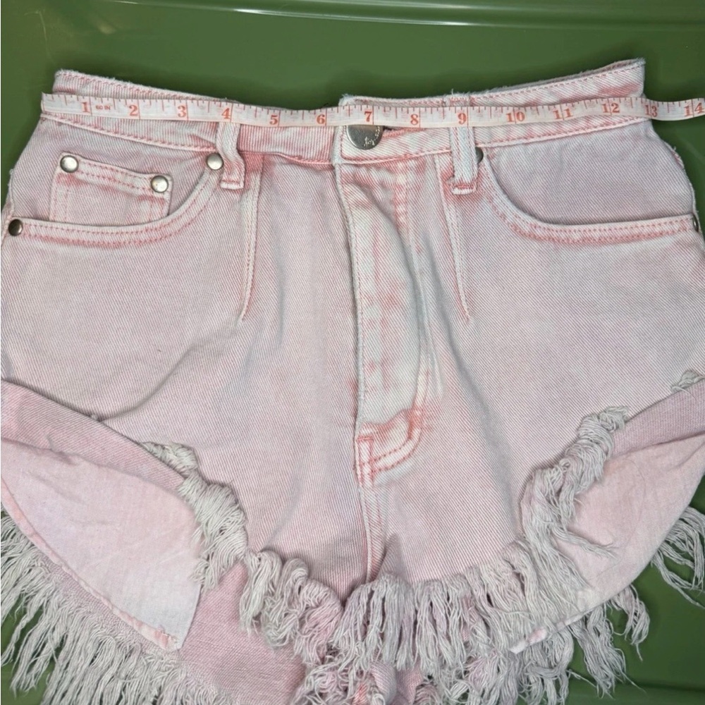 Trendy Pink Frayed Denim Shorts - Picture 7 of 10